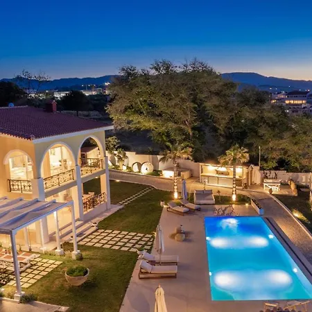 Bala - Seaside Luxury Villa! וילה