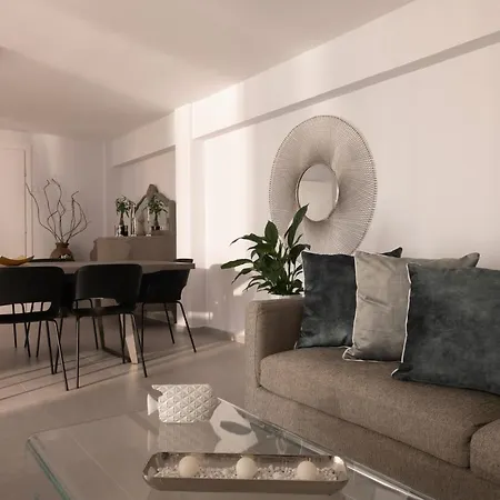 Bala - Seaside Luxury Villa! Πλάνος