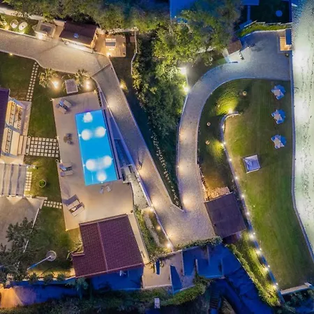 Bala - Seaside Luxury Villa! וילה