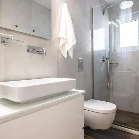 Bala - Seaside Luxury Villa! * Πλάνος