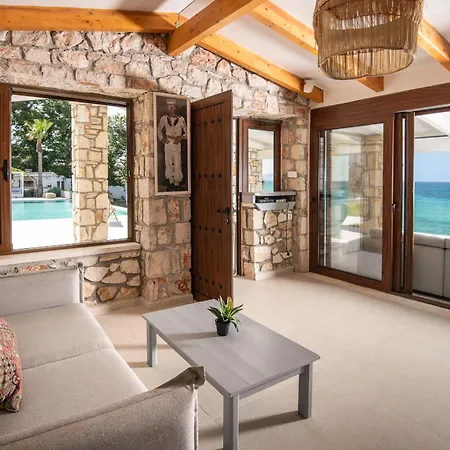 Bala - Seaside Luxury Villa! *