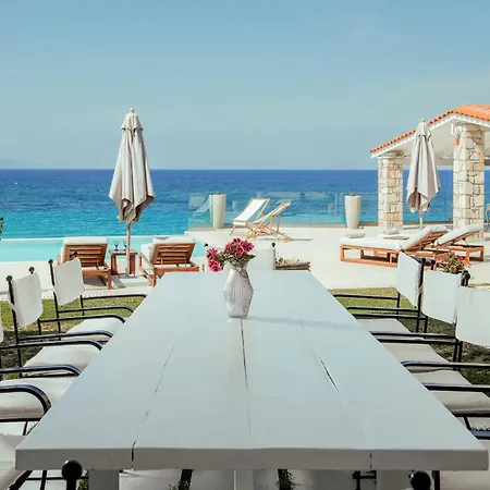 Bala - Seaside Luxury Villa! Πλάνος